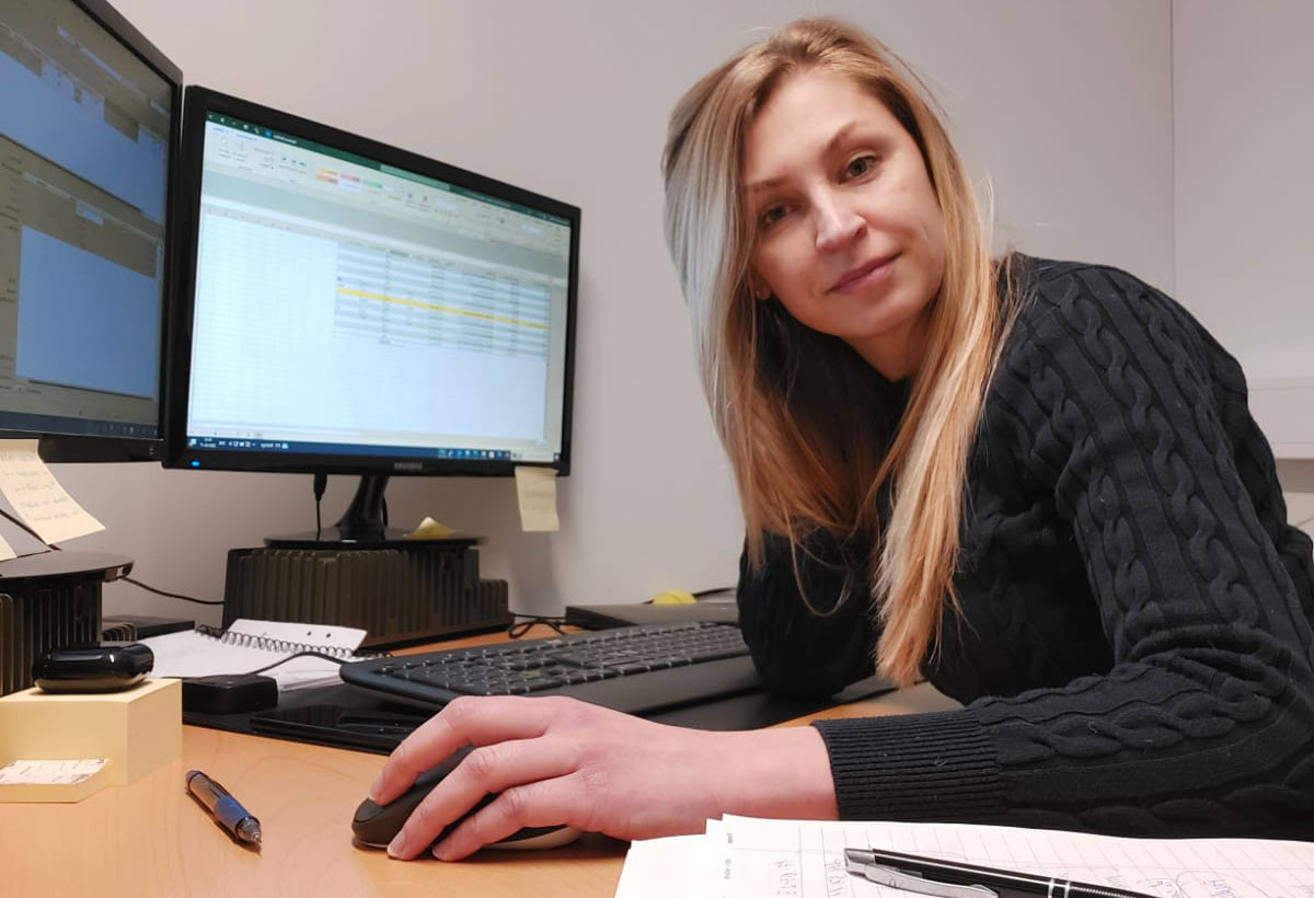 Valentyna Bakhtyn har tidigare studerat ekonomi i Ukraina och har med hjälp av Kronoberg Cares fått ett introduktionsjobb.